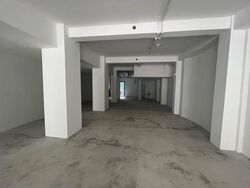 North Canal Road (D1), Retail #567693521